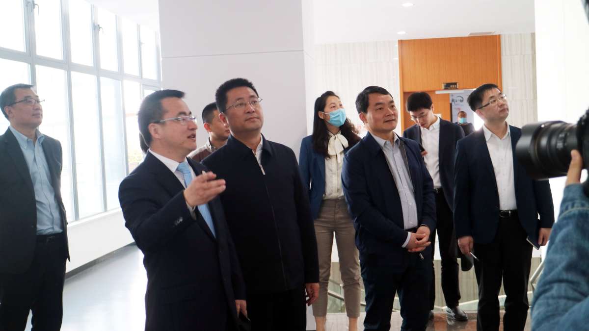 高新區毛偉區長一行來通錦精密調研指導