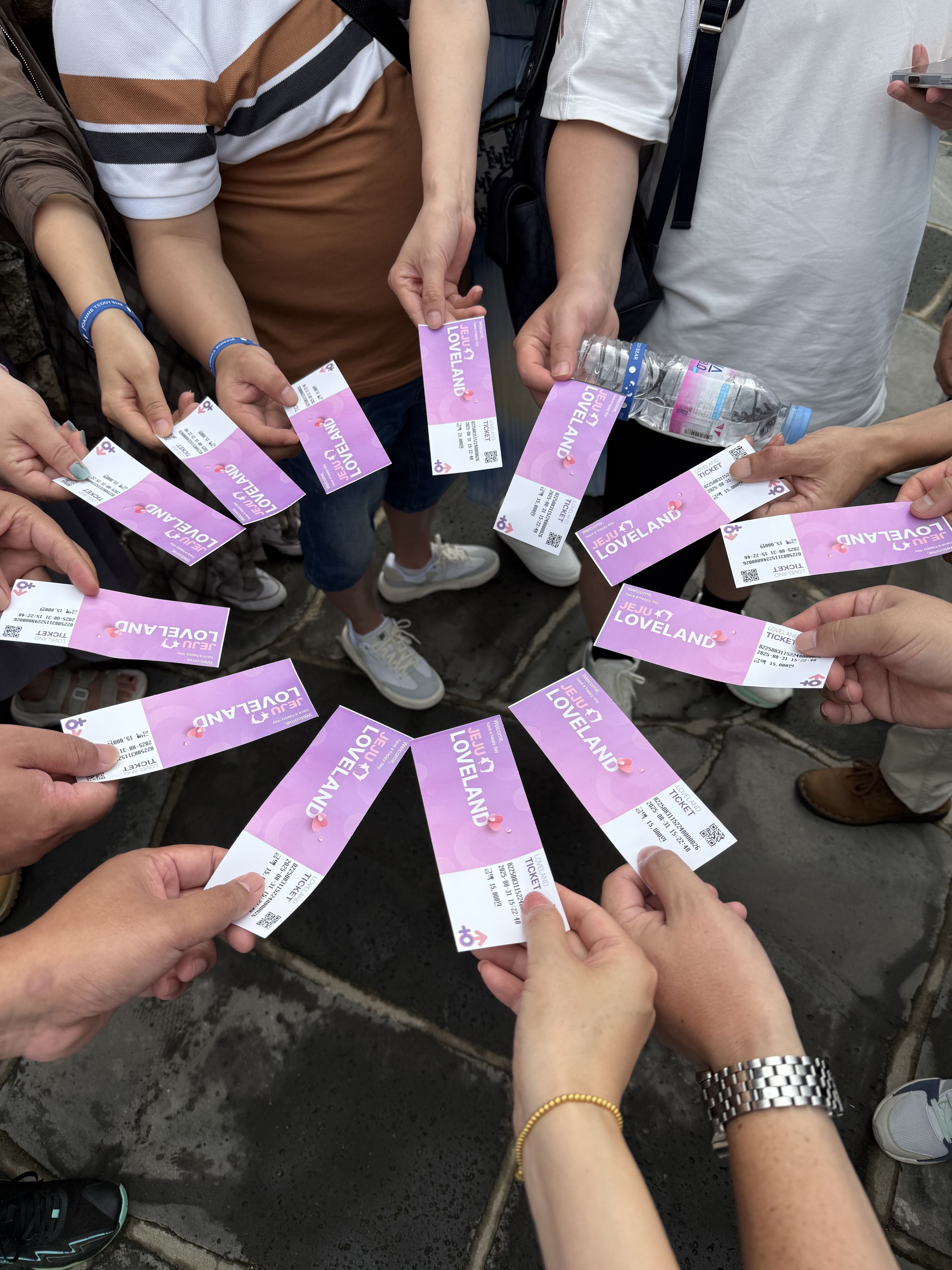 十年相伴,濟(jì)州同行 |2025年 通錦精密老員工七夕韓國之旅圓滿收官! 十年相伴,濟(jì)州同行 |2025年 通錦精密老員工七夕韓國之旅圓滿收官!